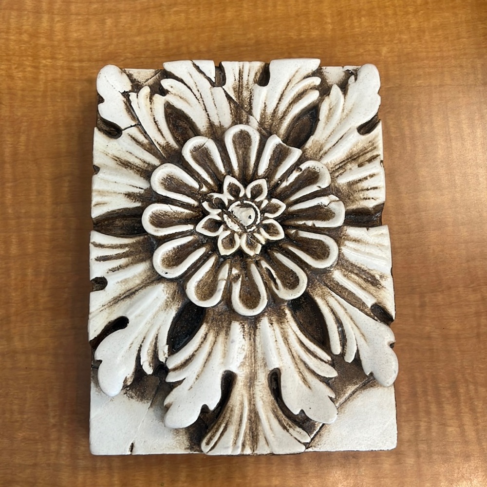 Sid Dickens Flower Tile decor
